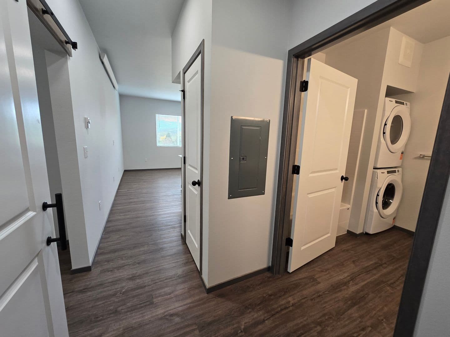 Mount Vernon Apartment: 1600 JJ Place
