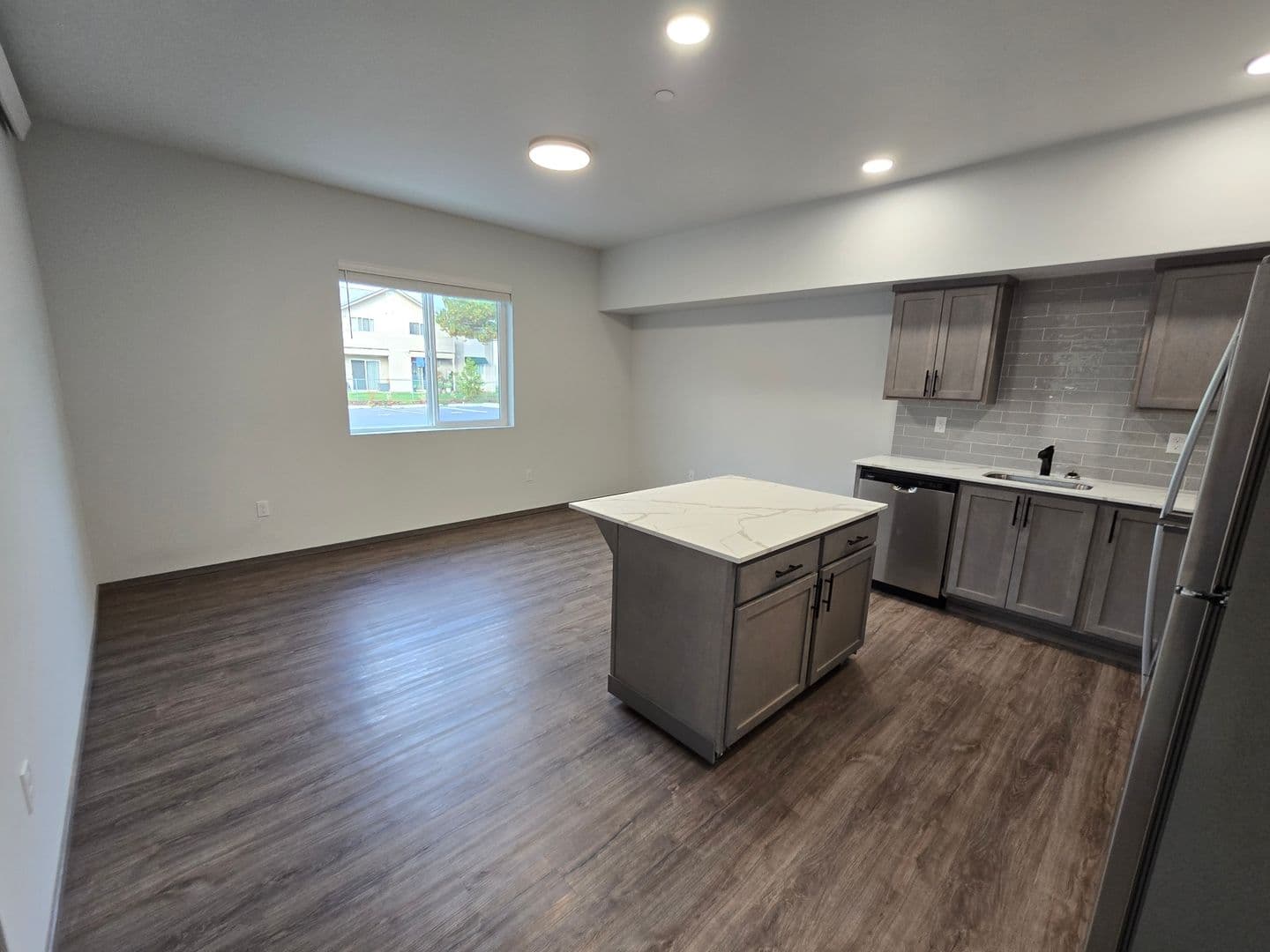 Mount Vernon Apartment: 1600 JJ Place