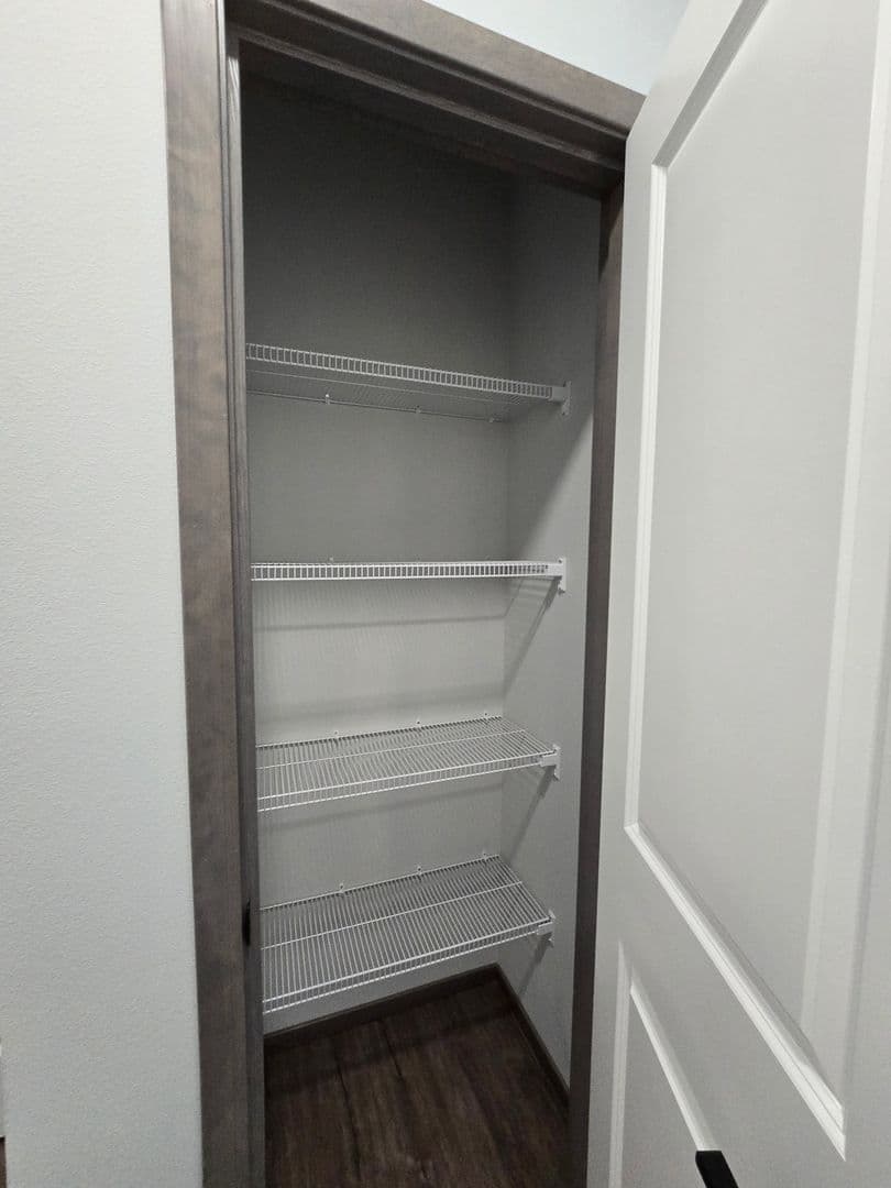 Mount Vernon Apartment: 1600 JJ Place