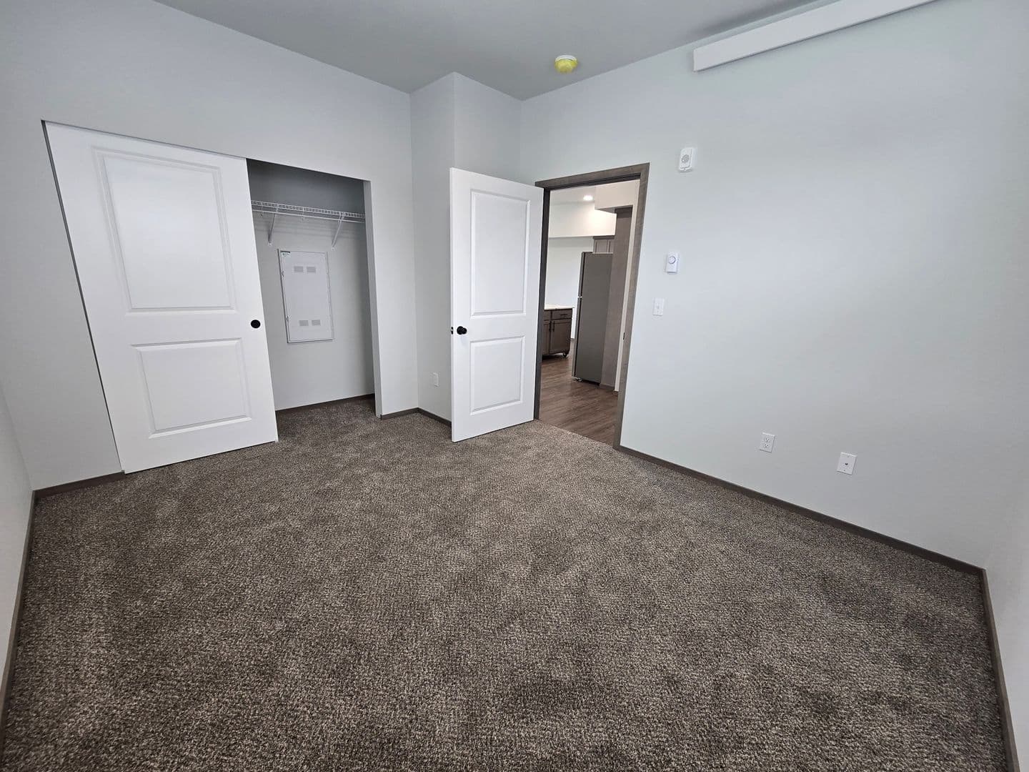 Mount Vernon Apartment: 1600 JJ Place