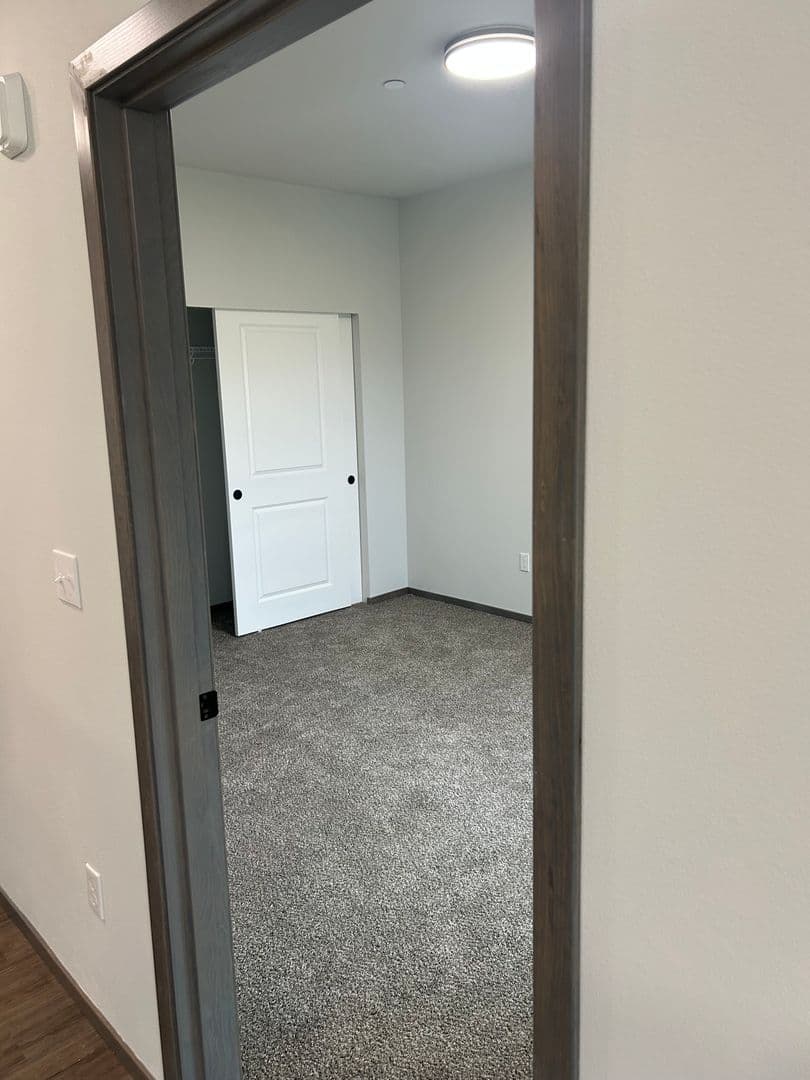 Mount Vernon Apartment: 1600 JJ Place