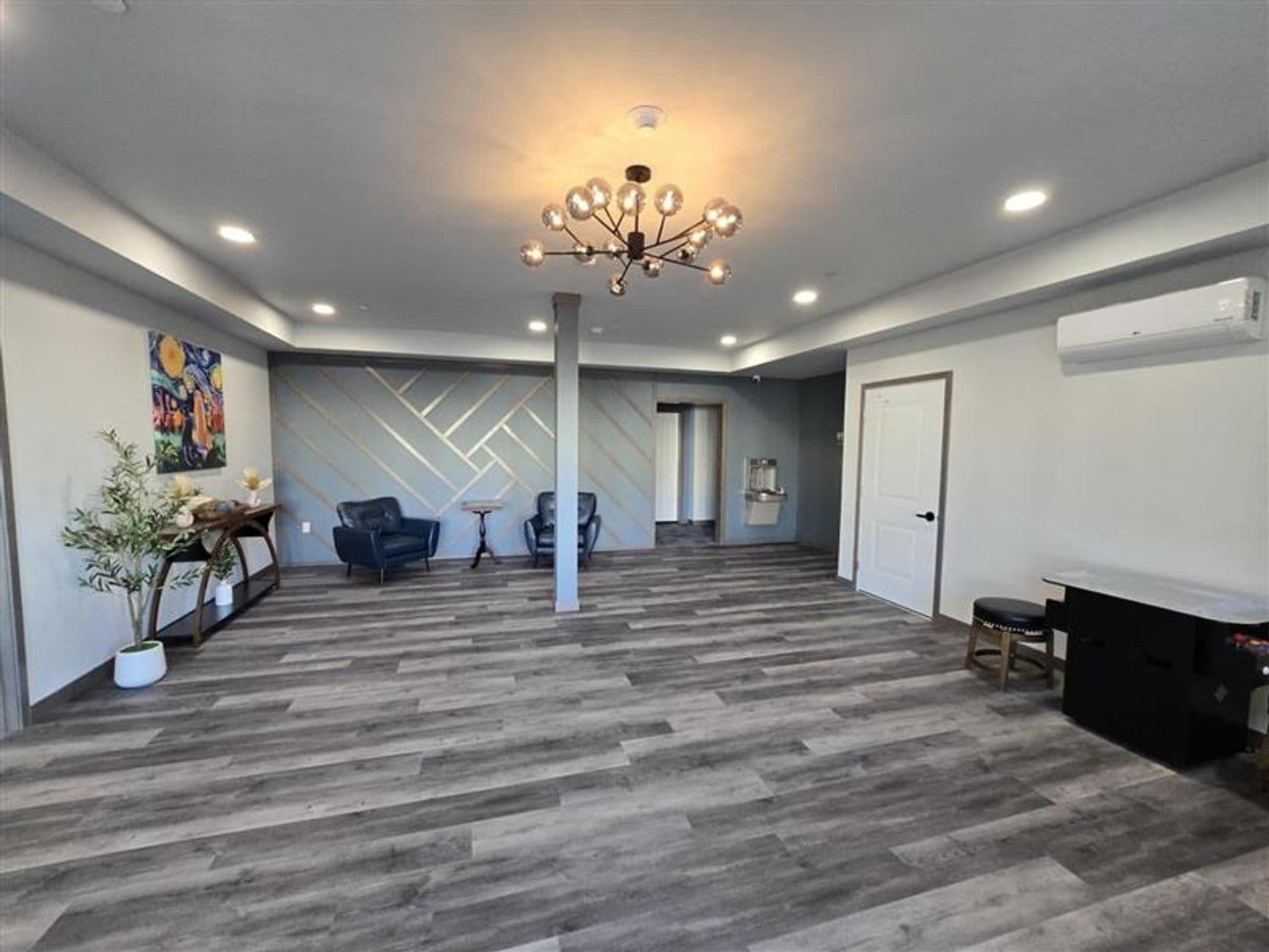 Mount Vernon Apartment: 1600 JJ Place