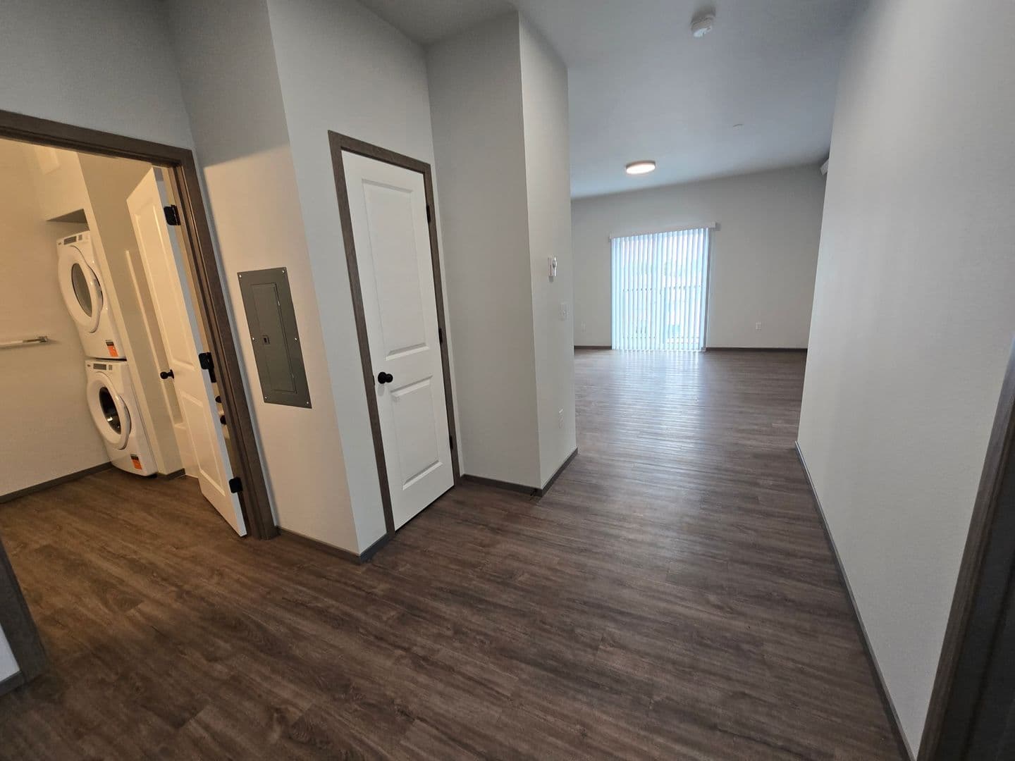 Mount Vernon Apartment: 1600 JJ Place