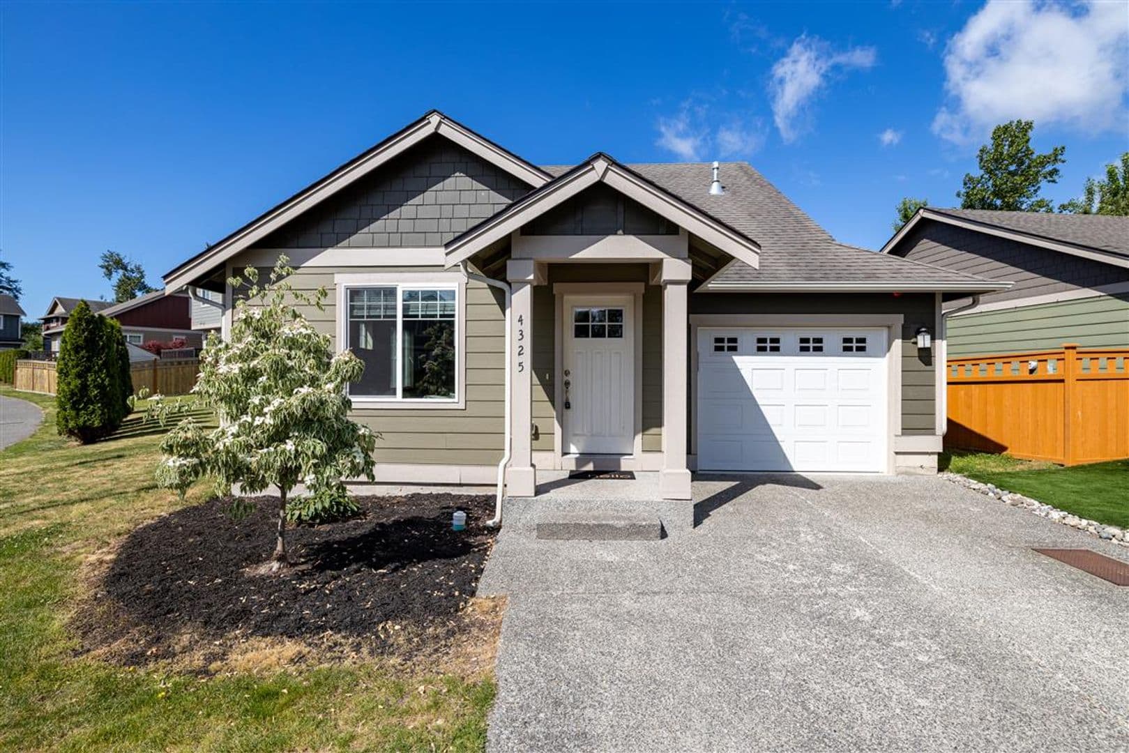 Bellingham House: 4325 Larch Lane