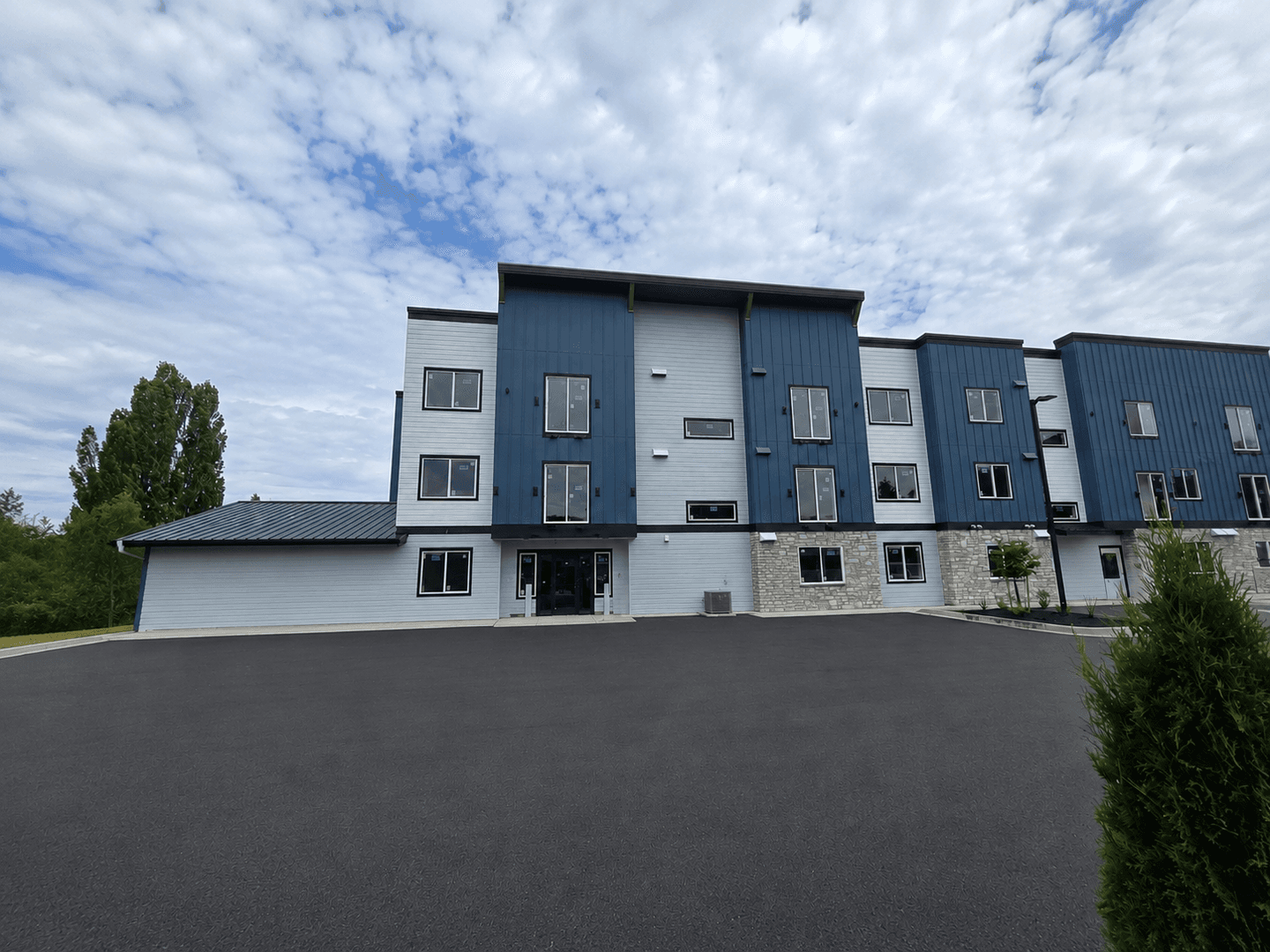 Mount Vernon Apartment: 1600 JJ Place