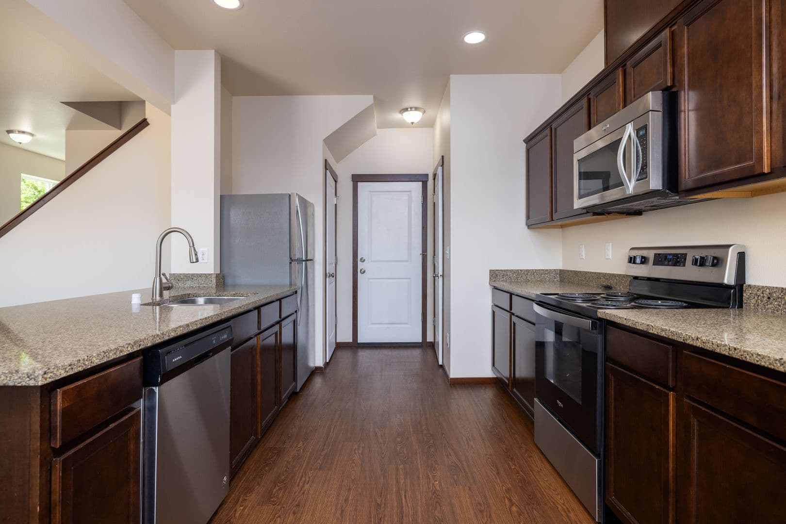 Burlington Apartment: 412/414 Lily Lane