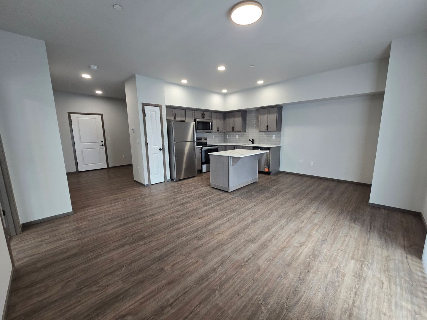 Mount Vernon Apartment: 1600 JJ Place