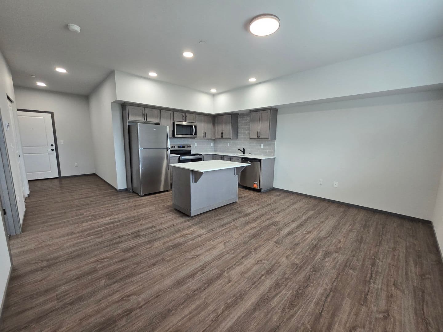 Mount Vernon Apartment: 1600 JJ Place