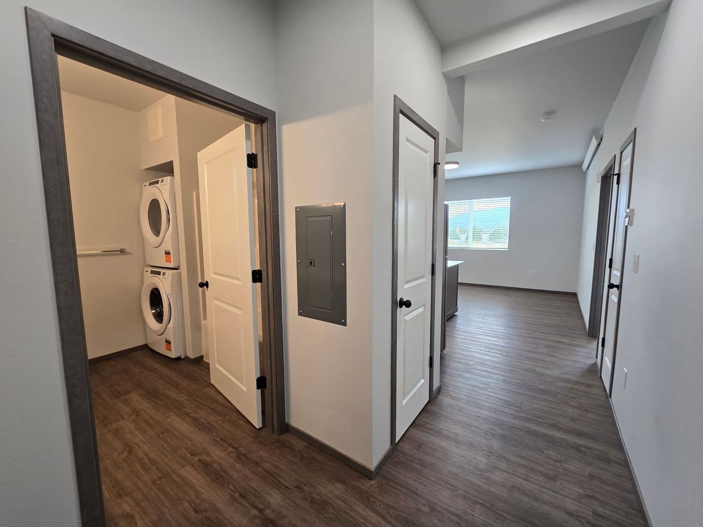 Mount Vernon Apartment: 1600 JJ Place