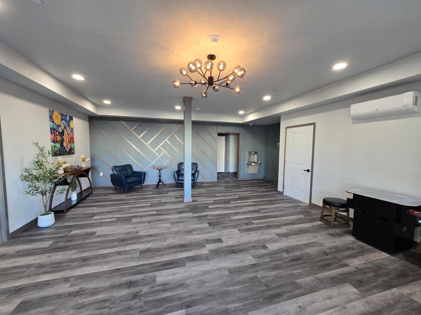 Mount Vernon Apartment: 1600 JJ Place