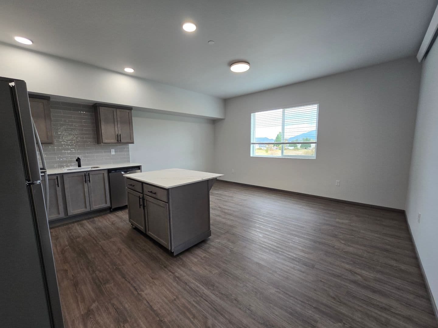 Mount Vernon Apartment: 1600 JJ Place