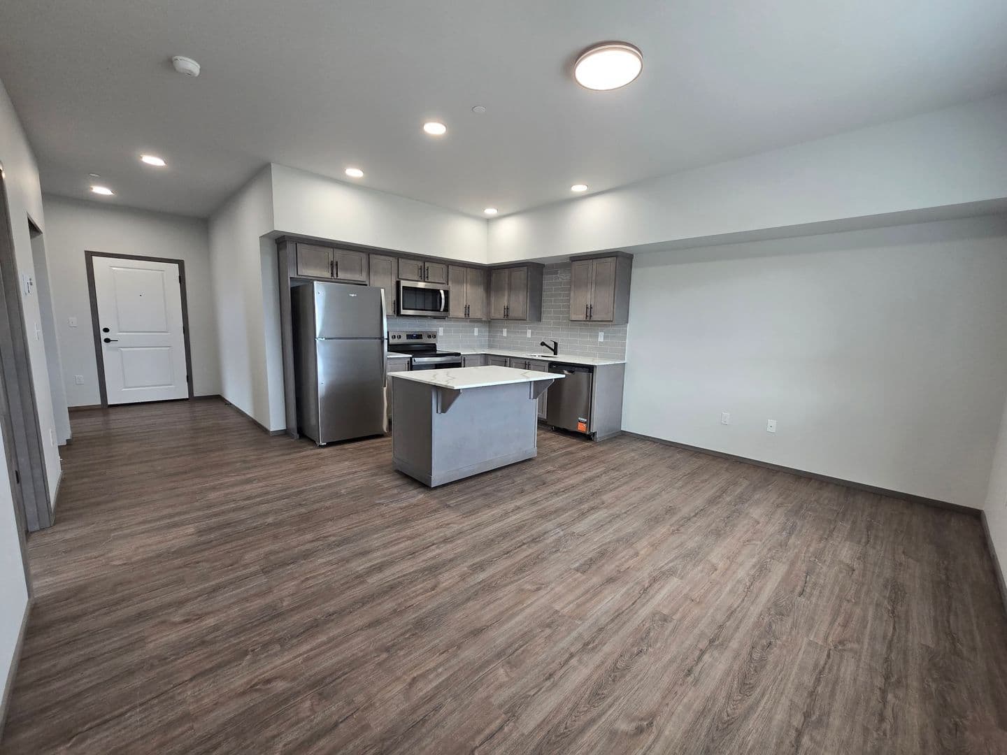 Mount Vernon Apartment: 1600 JJ Place