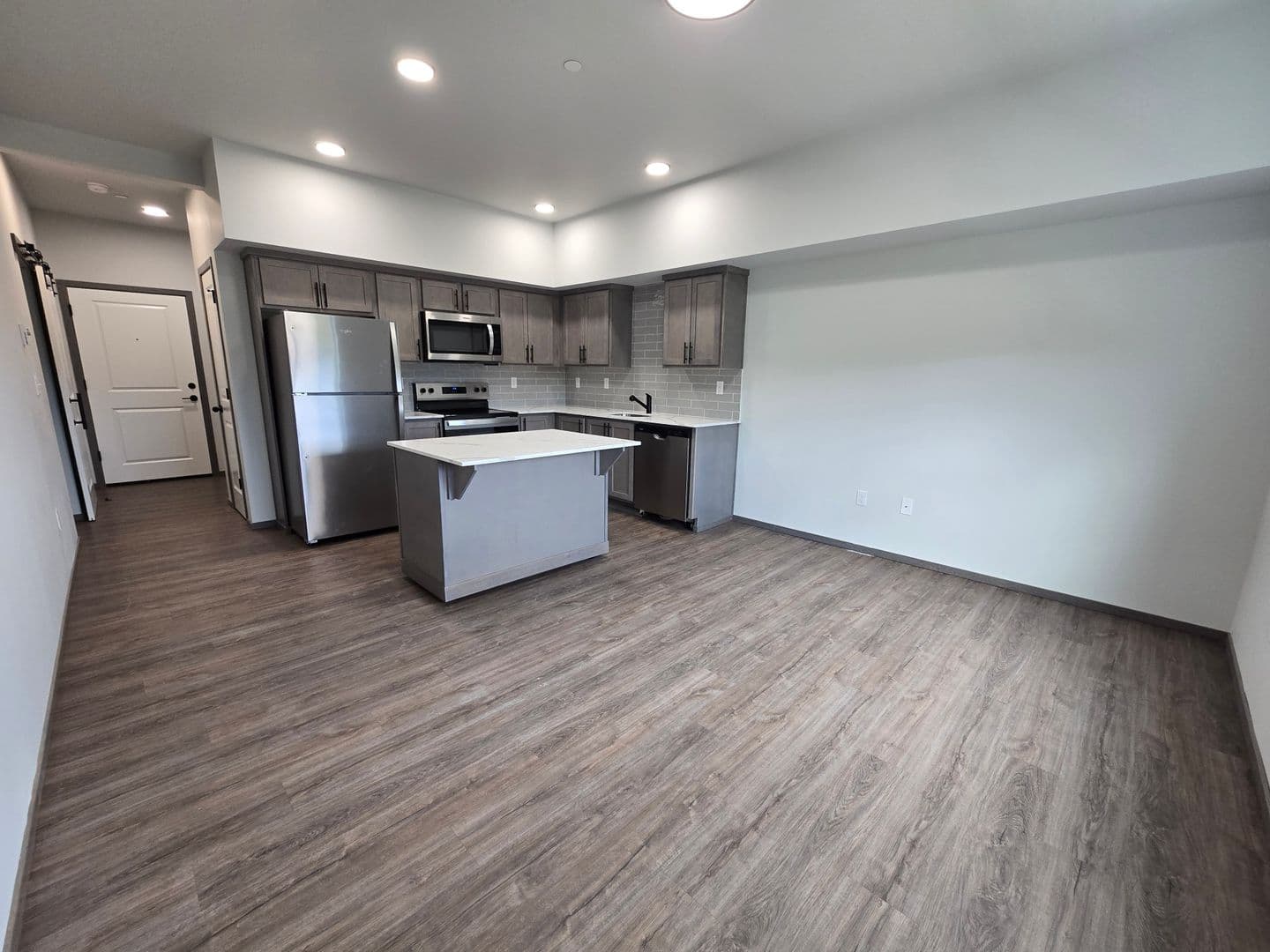 Mount Vernon Apartment: 1600 JJ Place