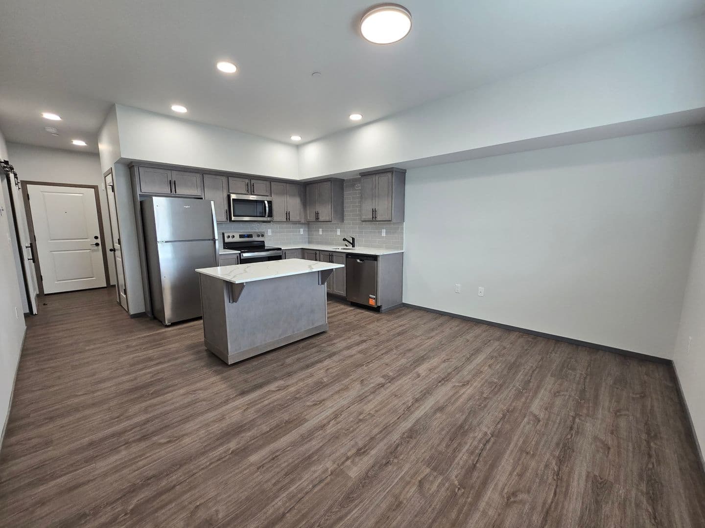 Mount Vernon Apartment: 1600 JJ Place