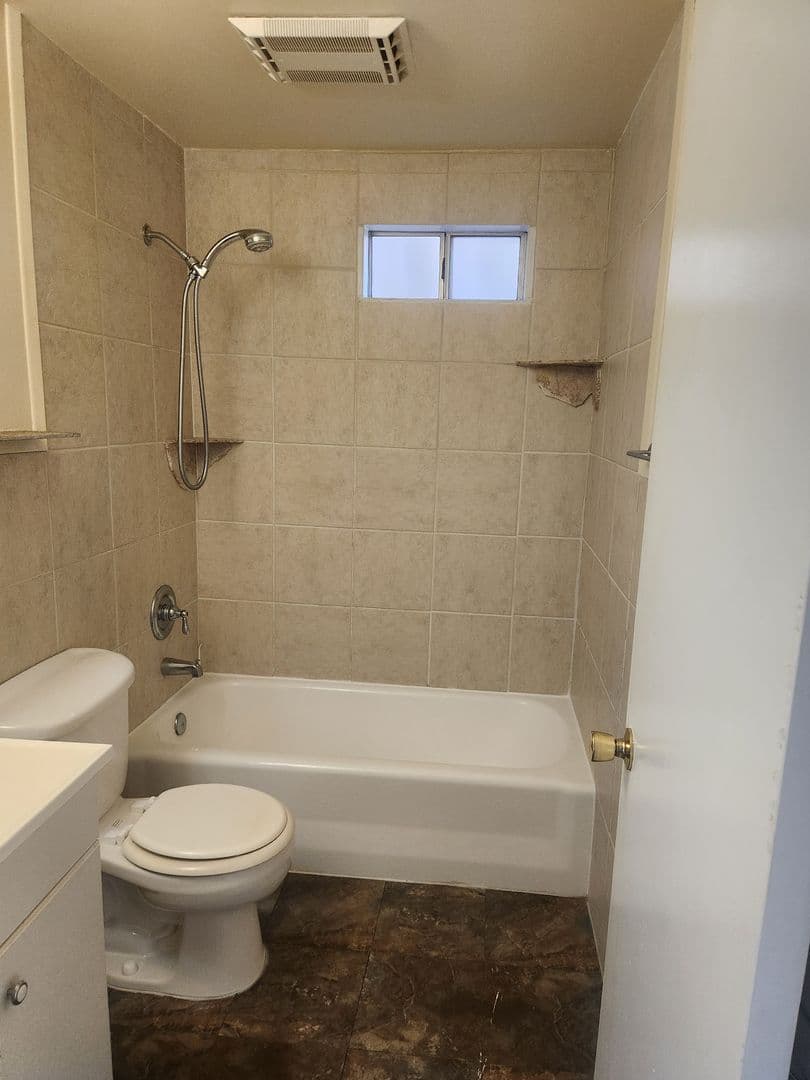 Mount Vernon Apartment: 1020 S 16th St