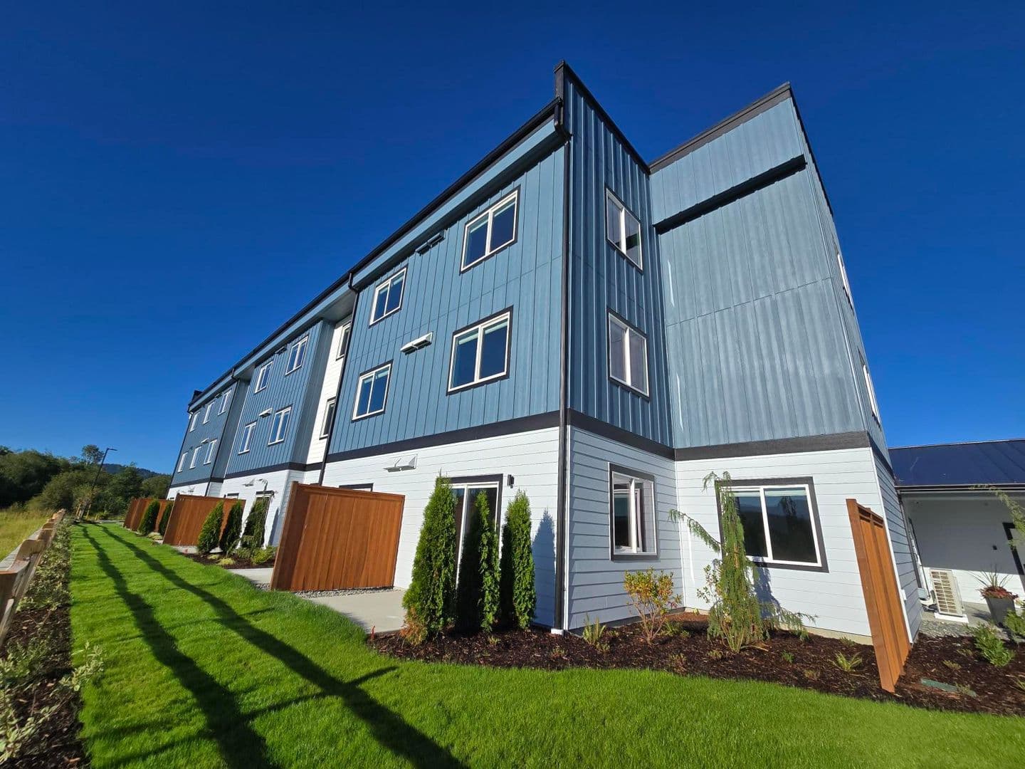 Mount Vernon Apartment: 1600 JJ Place