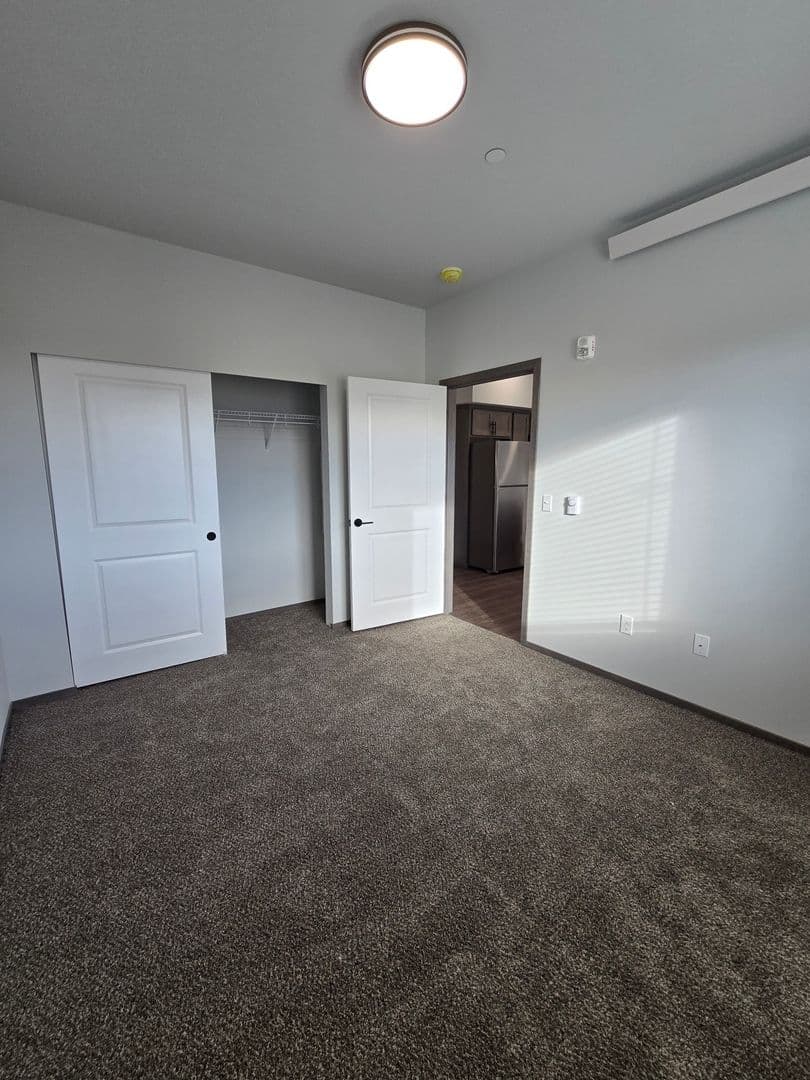 Mount Vernon Apartment: 1600 JJ Place