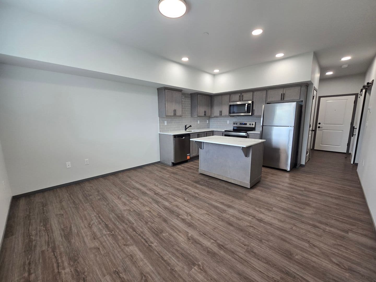 Mount Vernon Apartment: 1600 JJ Place