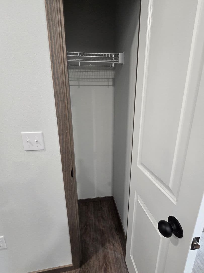Mount Vernon Apartment: 1600 JJ Place