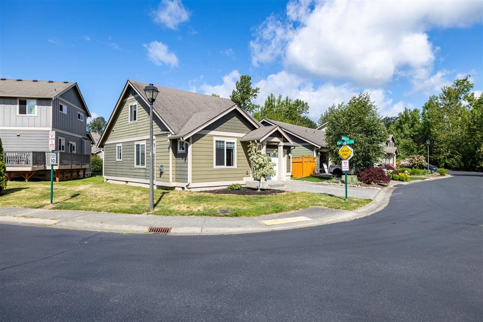 Bellingham House: 4325 Larch Lane