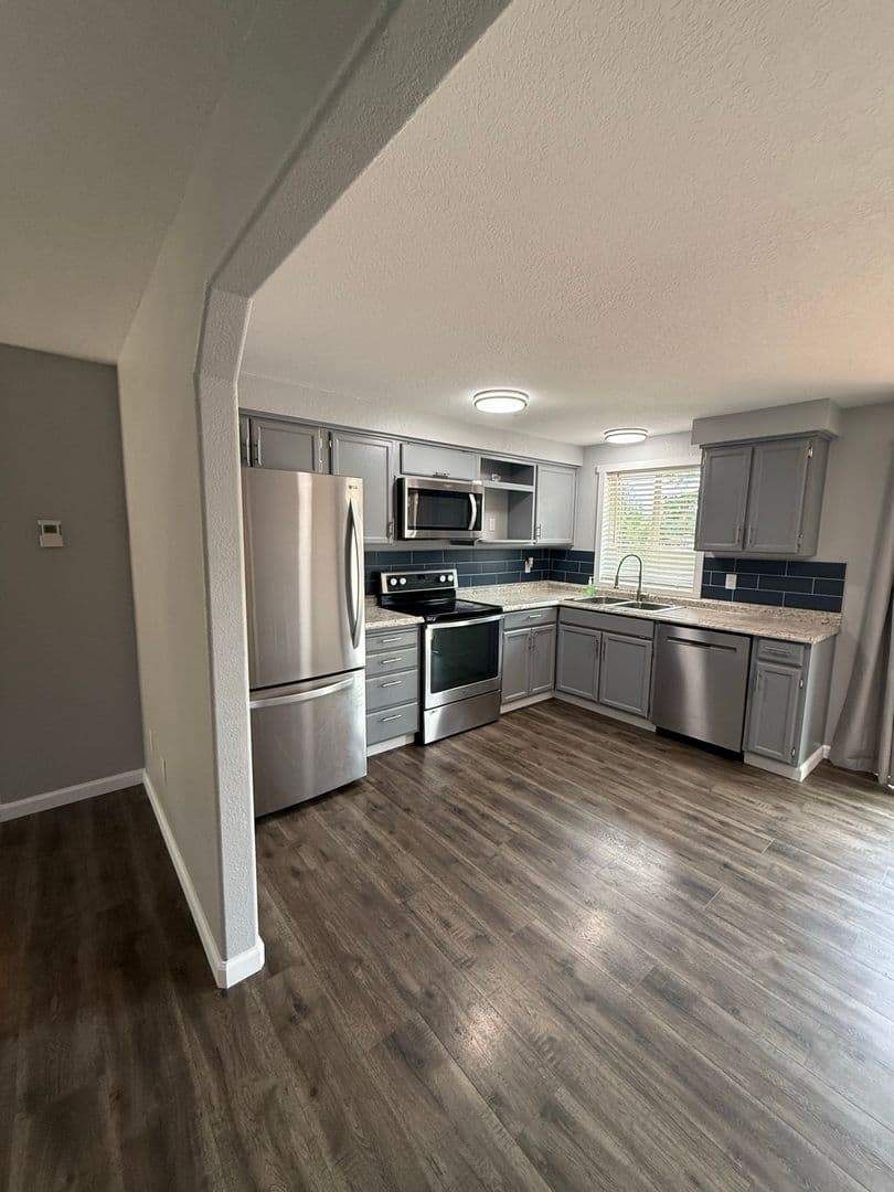 Camano House: 1871 Lake Drive