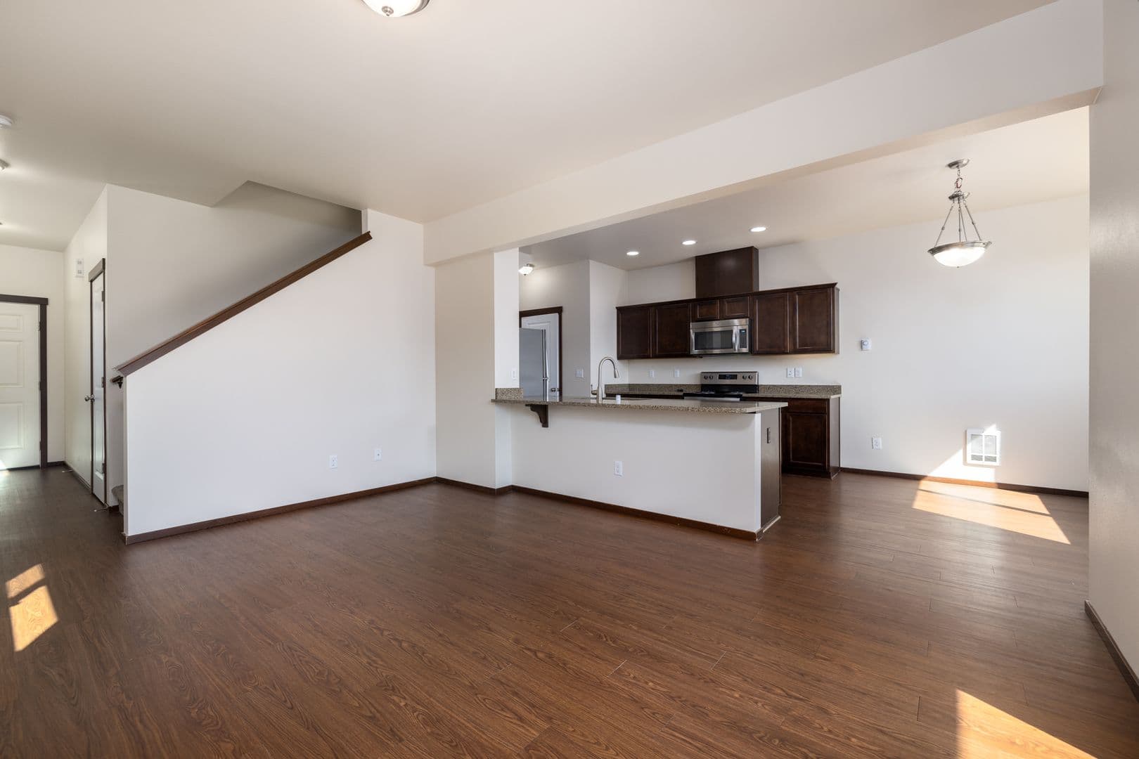 Burlington Apartment: 412/414 Lily Lane