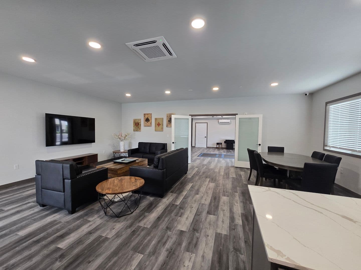 Mount Vernon Apartment: 1600 JJ Place