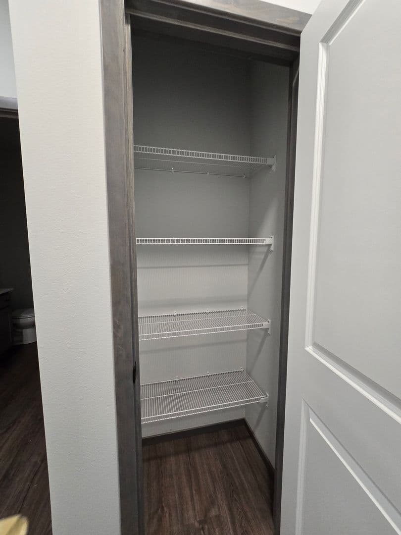 Mount Vernon Apartment: 1600 JJ Place