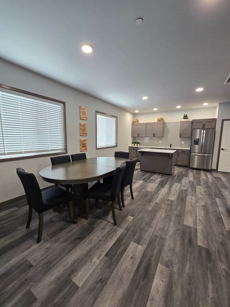 Mount Vernon Apartment: 1600 JJ Place