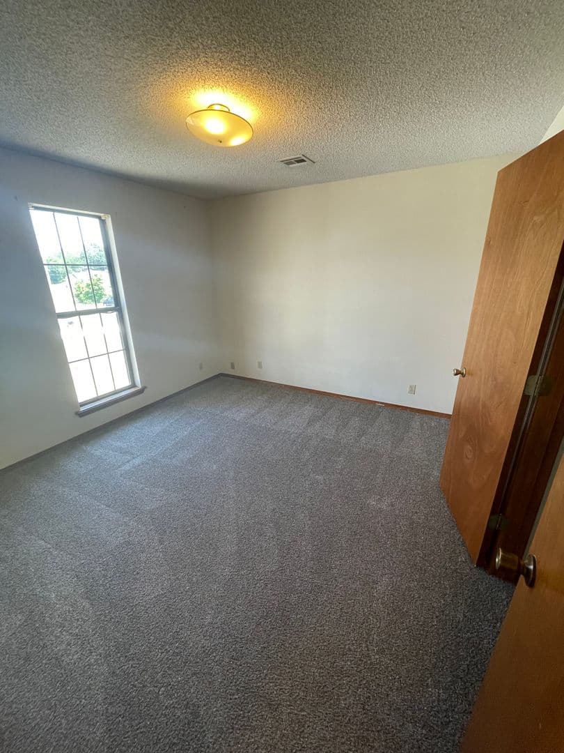 Joplin Apartment: Countryside Duplexes