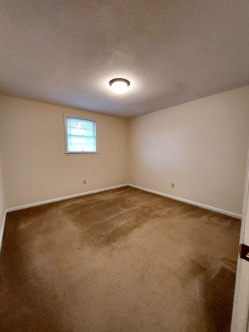 Easley Apartment: S D St
