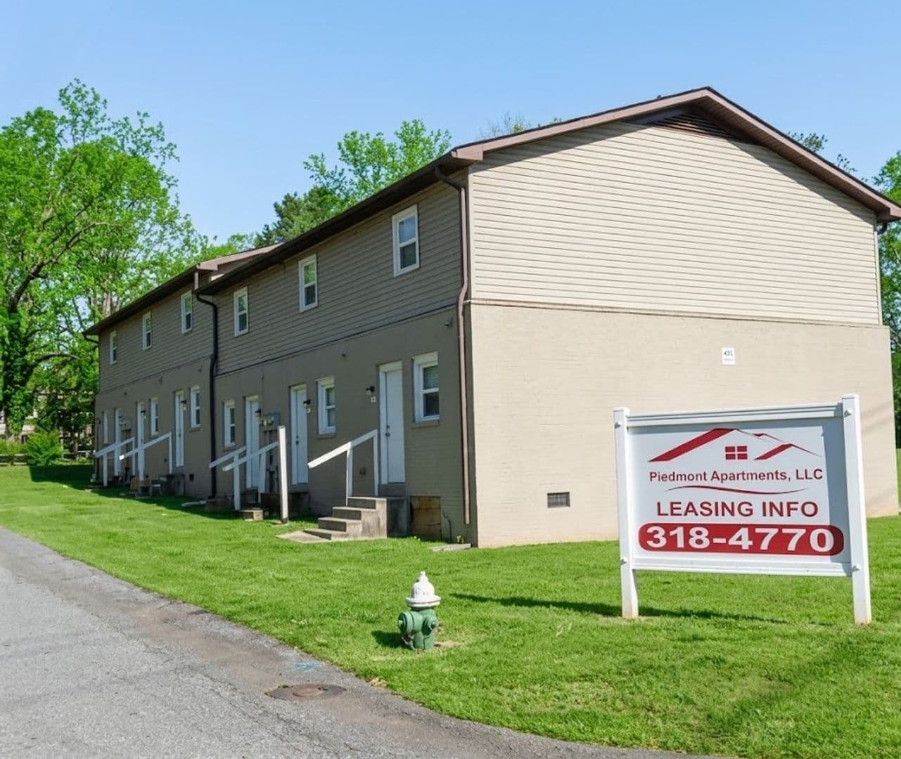 Easley Apartment: 409 Barton Street
