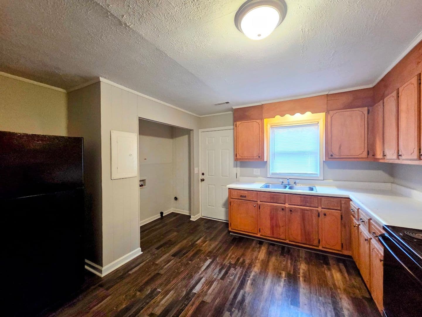 Easley Apartment: 409 Barton Street