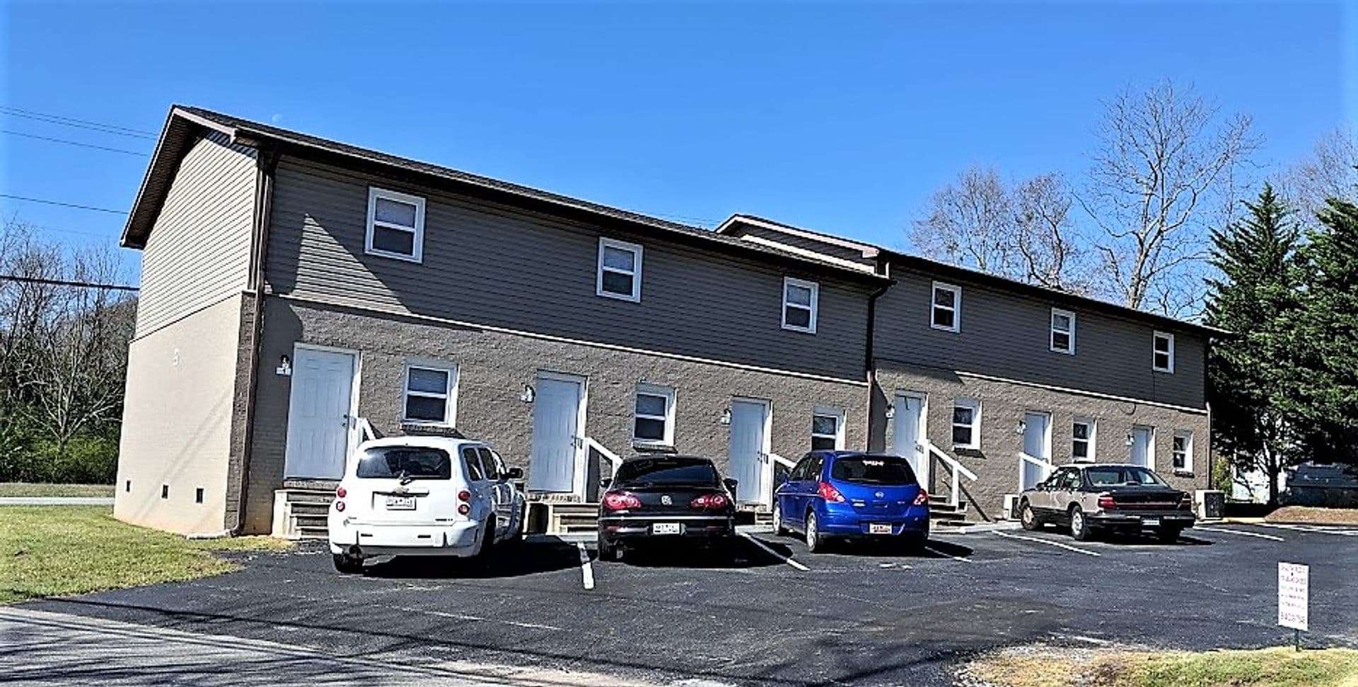 Easley Apartment: 409 Barton Street