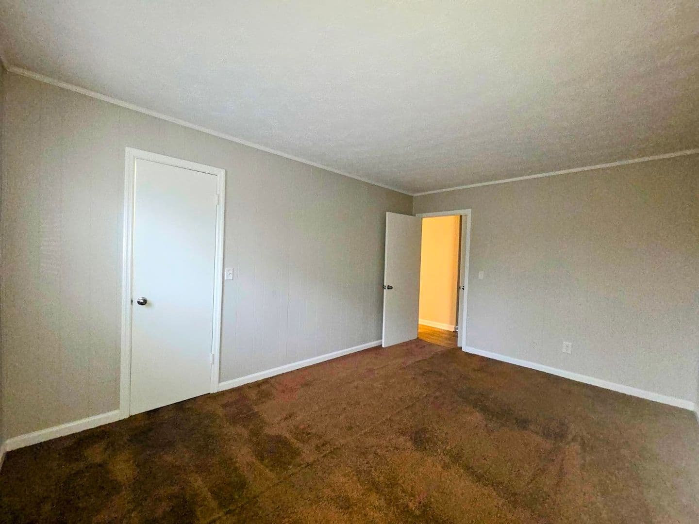 Easley Apartment: 409 Barton Street