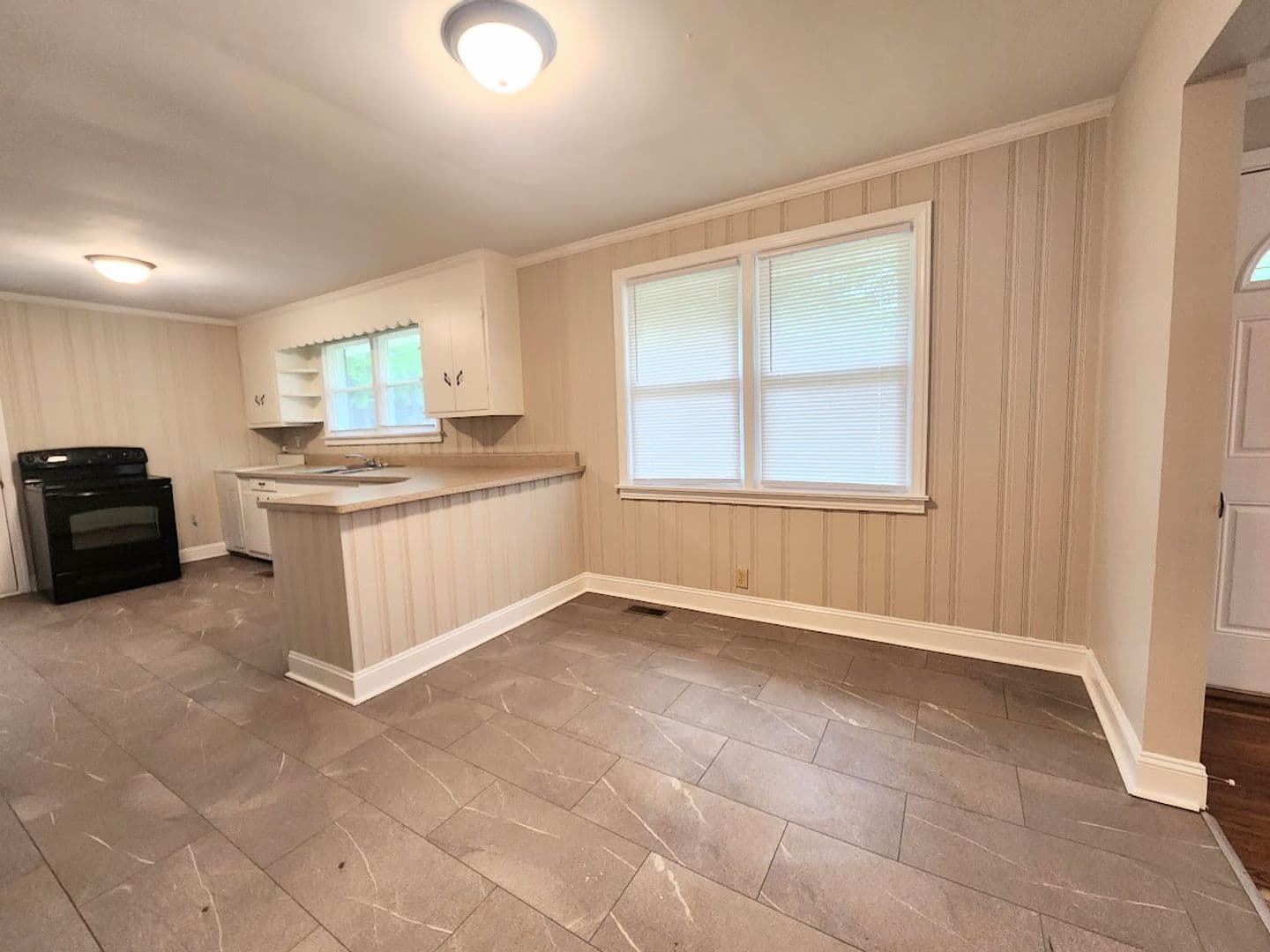West Pelzer House: 14 Stephanie Drive