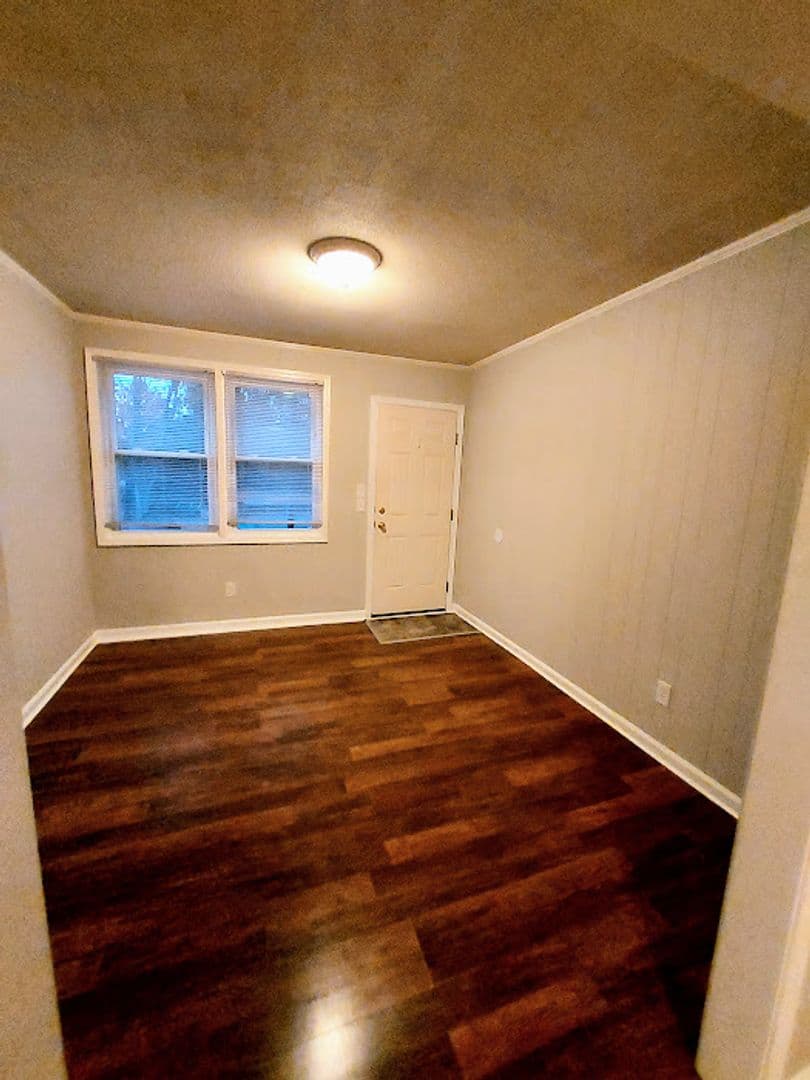 Piedmont Apartment: 129 Beardsley Road