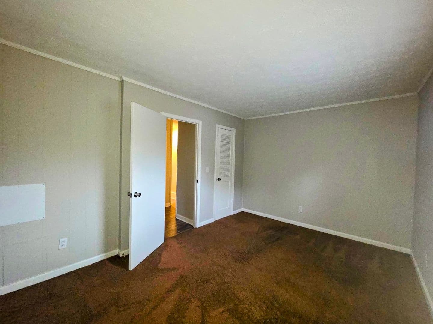 Easley Apartment: 409 Barton Street
