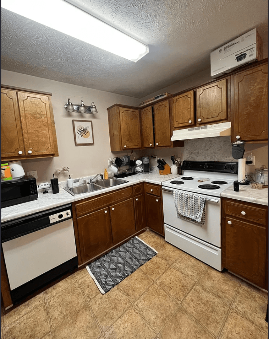 Starkville Apartment: 904 N Montgomery St