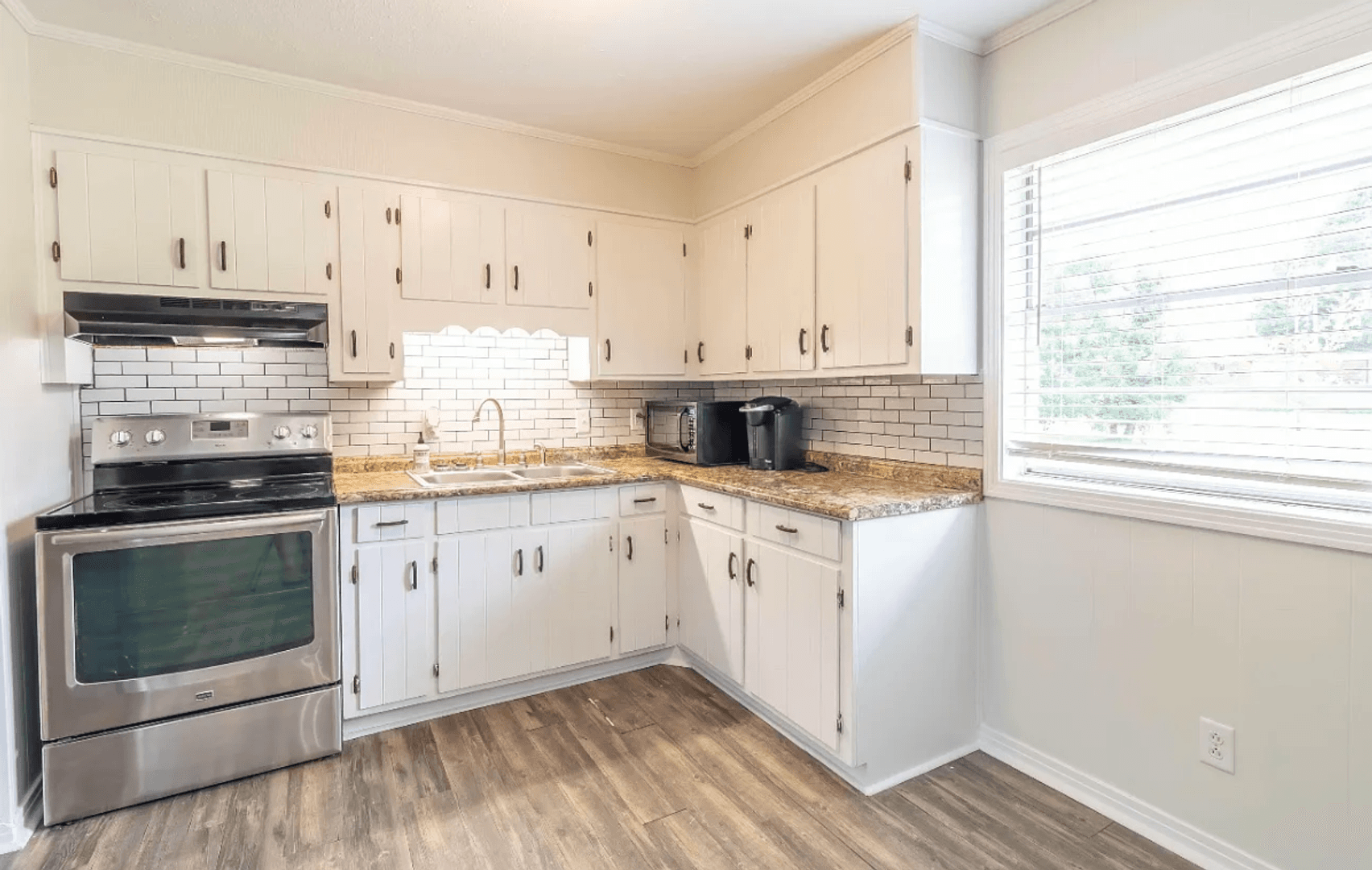 Columbus House: 170 Mason Dr E