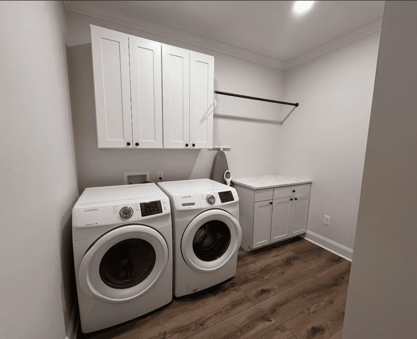 Caledonia House: 294 Frye Circle