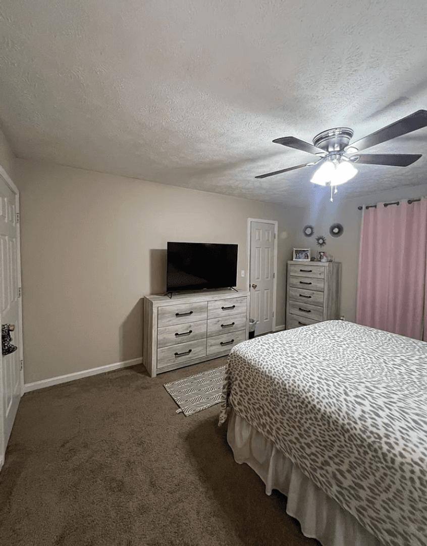 Starkville Apartment: 904 N Montgomery St