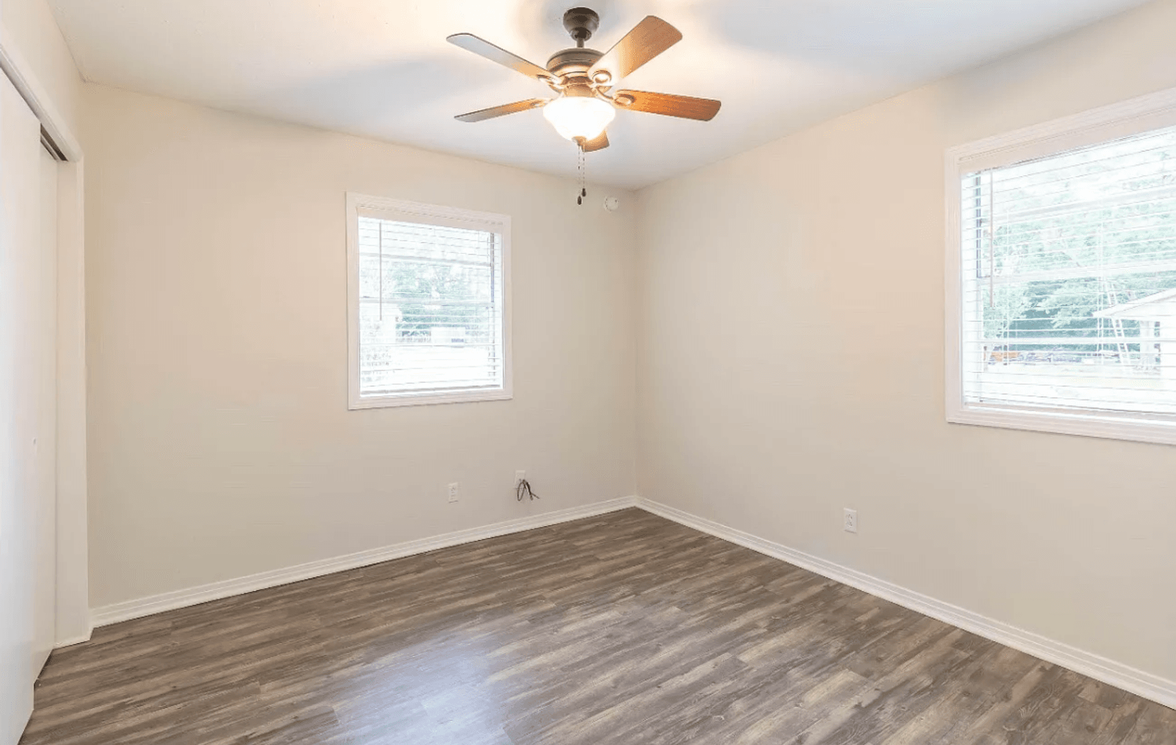 Columbus House: 170 Mason Dr E