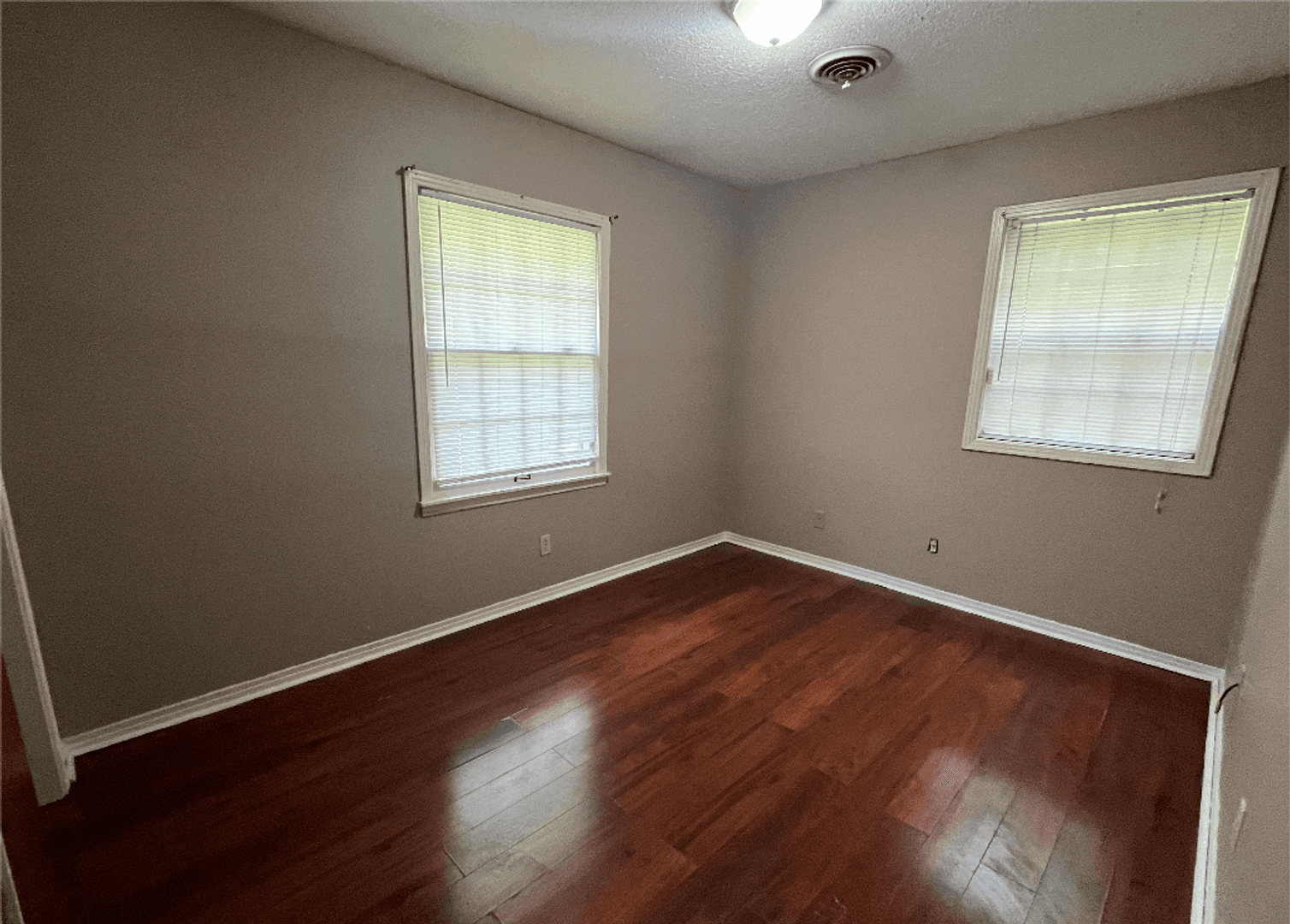 Columbus House: 601 N Browder