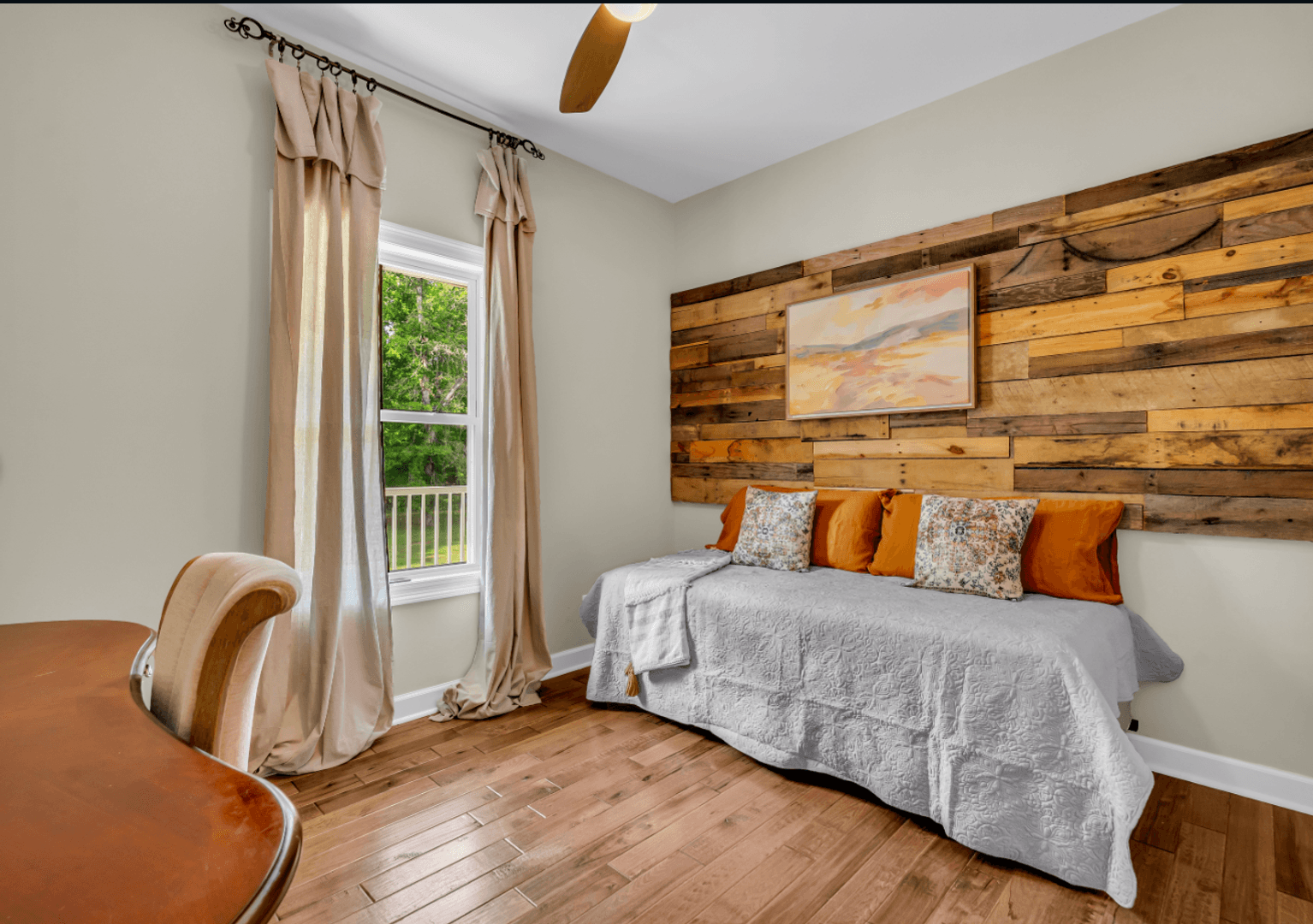 Columbus House: 790 Moores Creek Rd