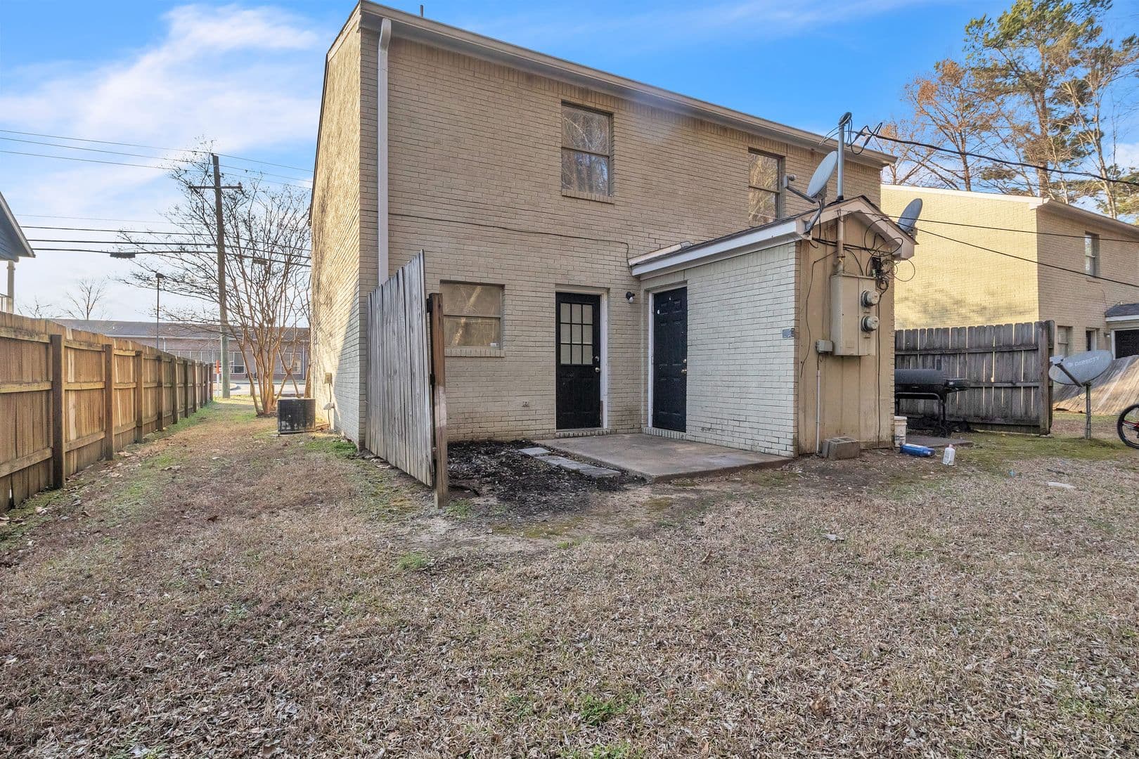 Starkville Apartment: 1110 N Montgomery St