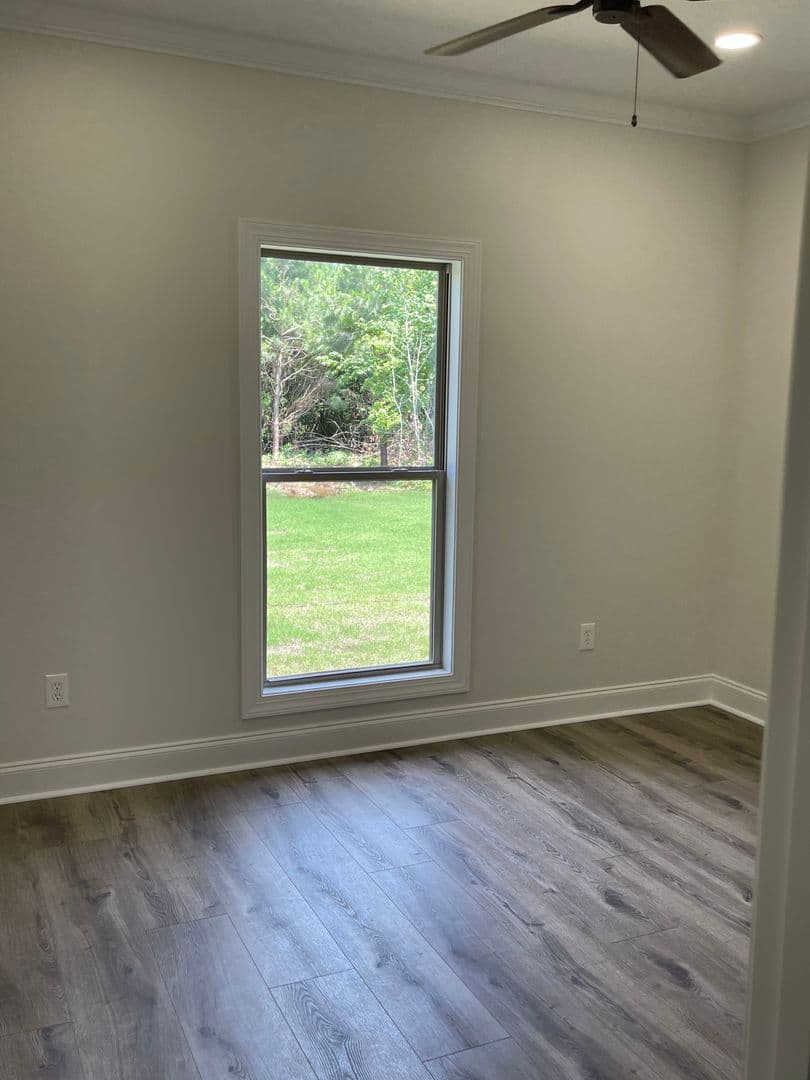 Caledonia House: 294 Frye Circle