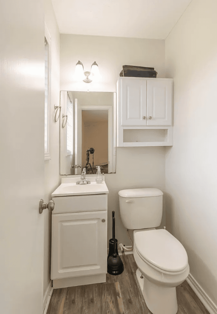 Columbus House: 170 Mason Dr E