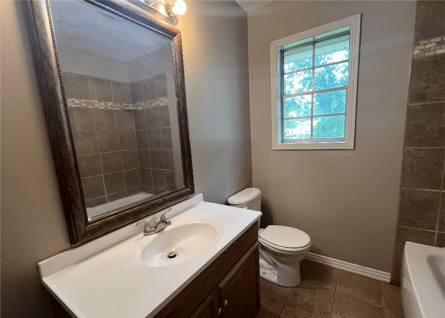 Columbus House: 601 N Browder