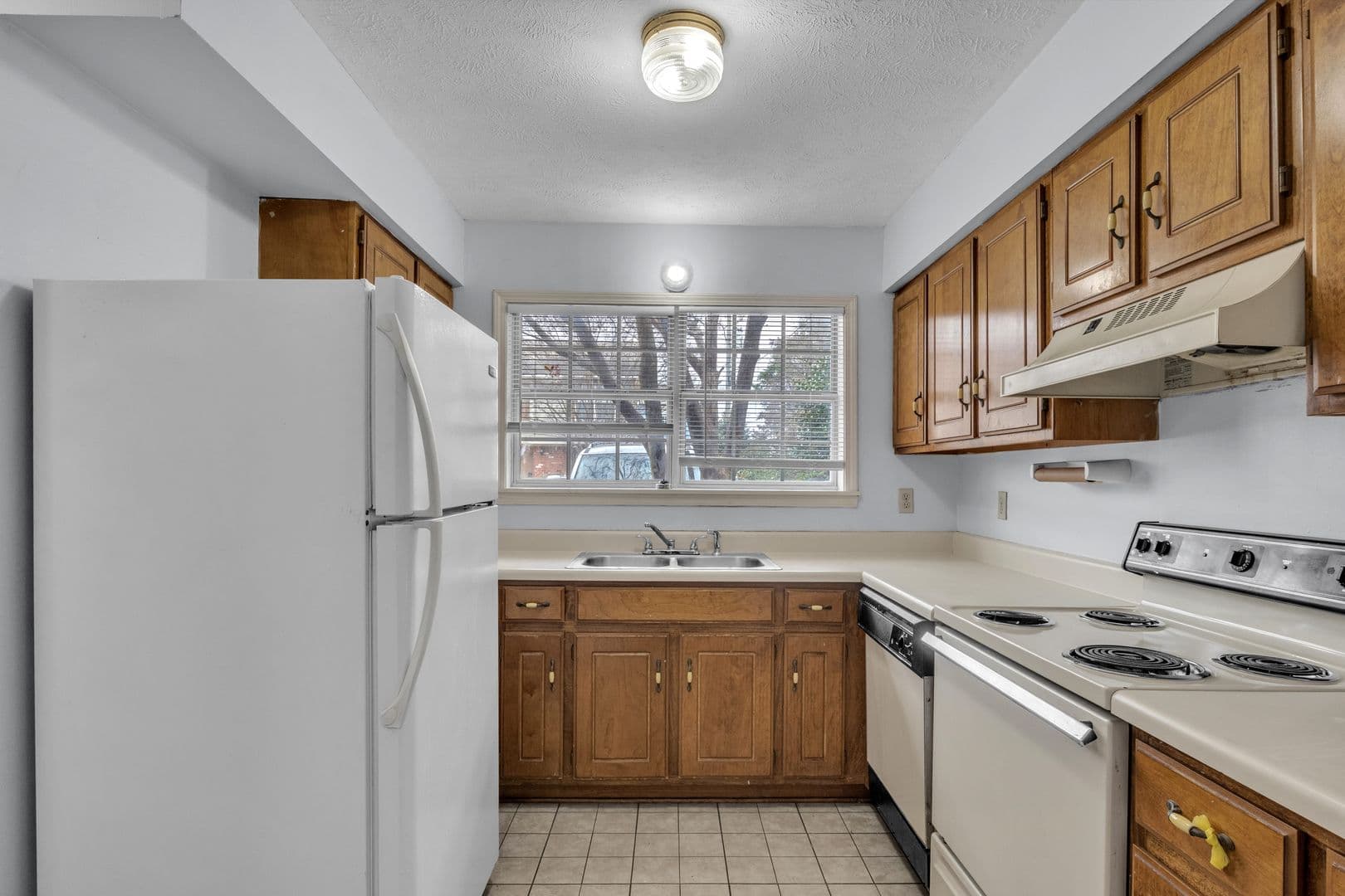 Starkville Apartment: 103 Locksley Way